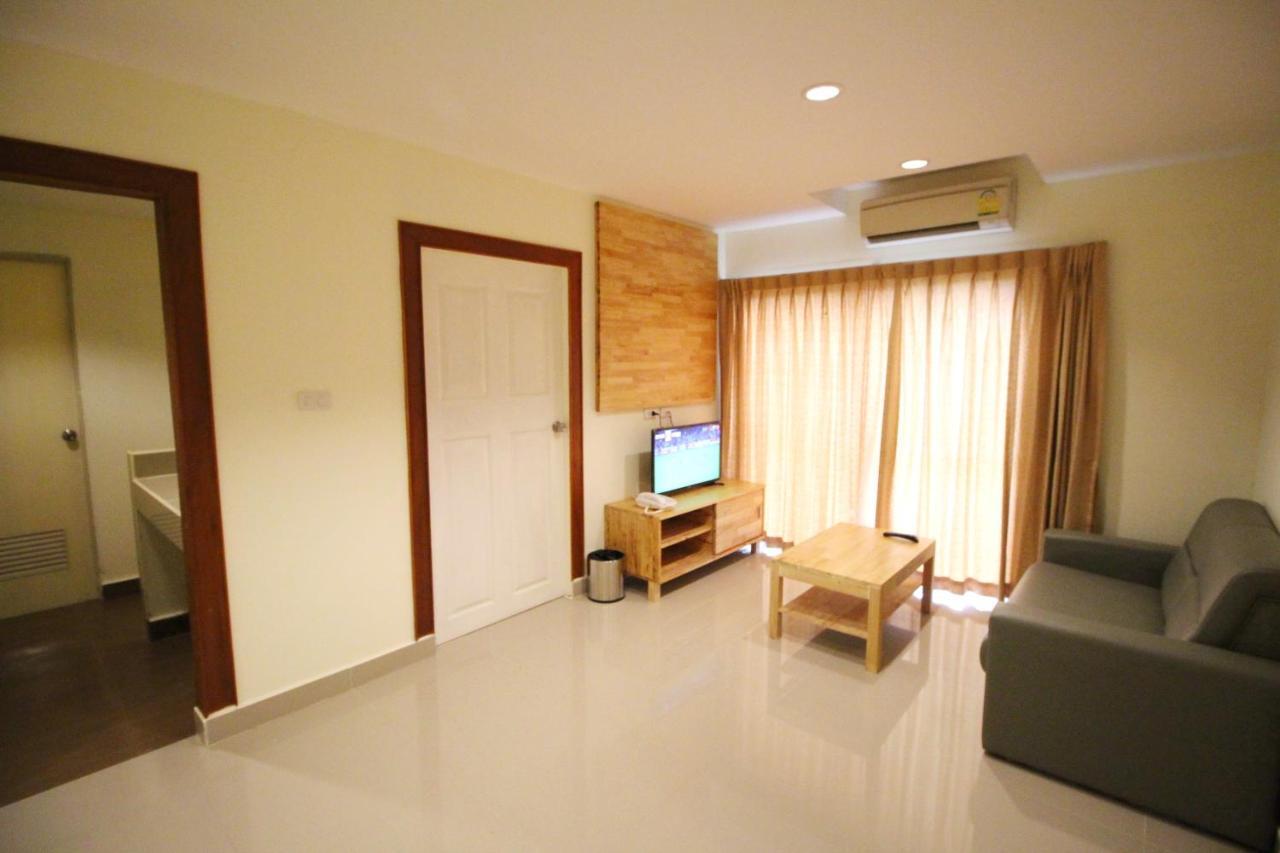 Lee Place Phatthanakan Condo Bangkok Kültér fotó
