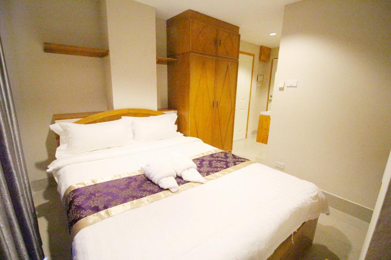 Lee Place Phatthanakan Condo Bangkok Kültér fotó