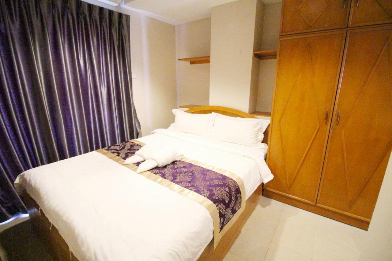 Lee Place Phatthanakan Condo Bangkok Kültér fotó