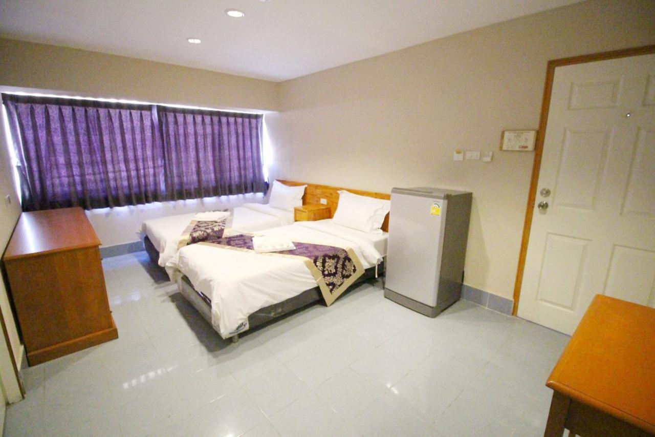 Lee Place Phatthanakan Condo Bangkok Kültér fotó