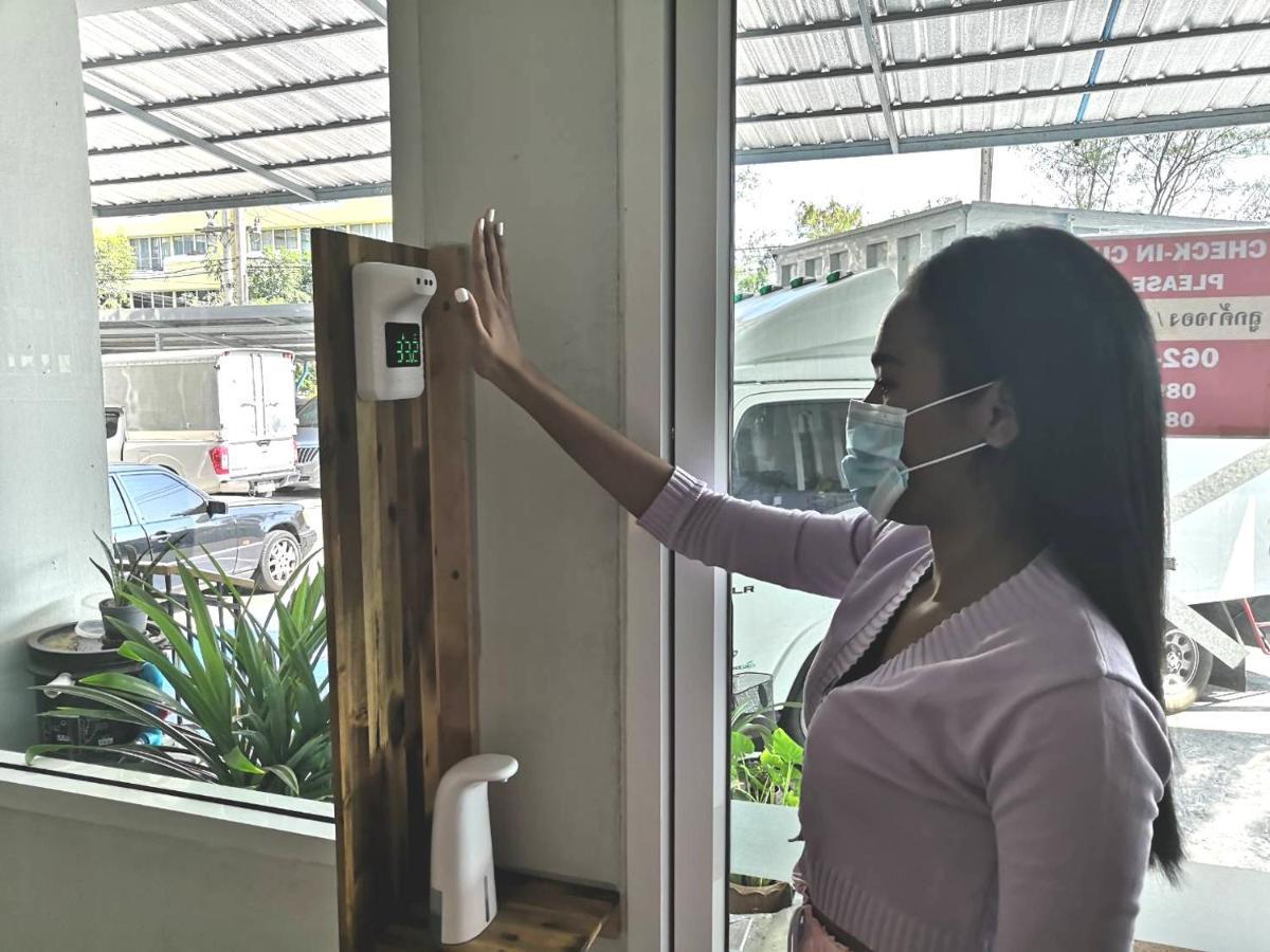 Lee Place Phatthanakan Condo Bangkok Kültér fotó