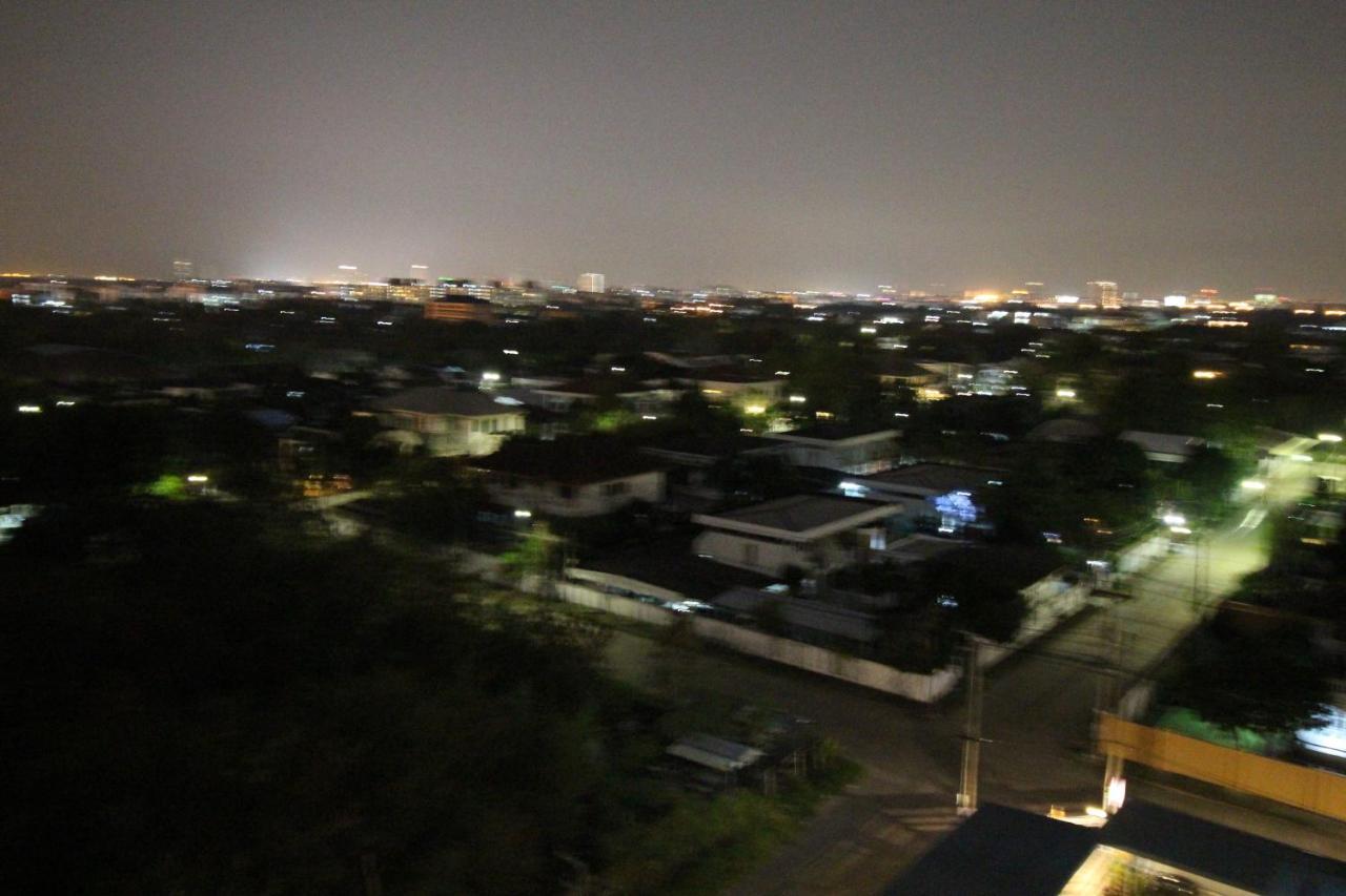 Lee Place Phatthanakan Condo Bangkok Kültér fotó